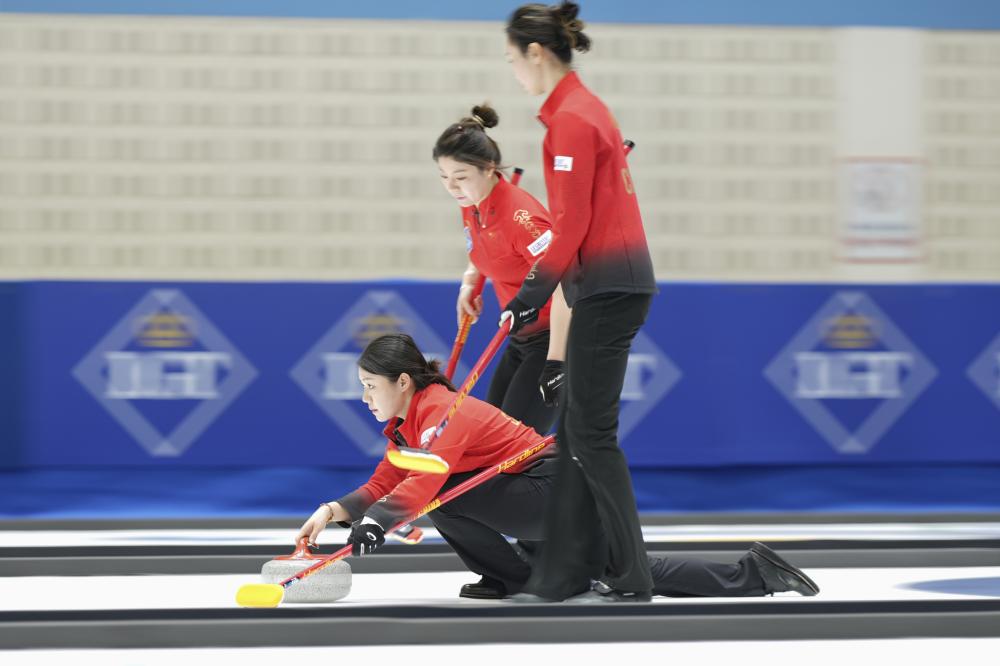 曼联中场组织乏力